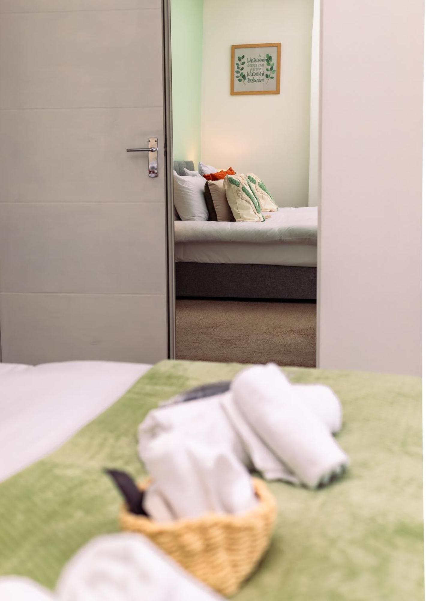 Seaesta Stays -Game Room&Vr &Ev Point บอร์นมัธ ภายนอก รูปภาพ